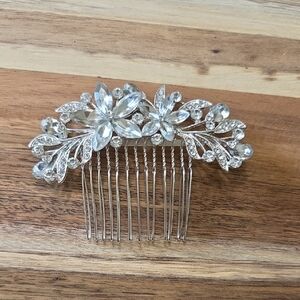 Elegant Silver Floral Hair Comb